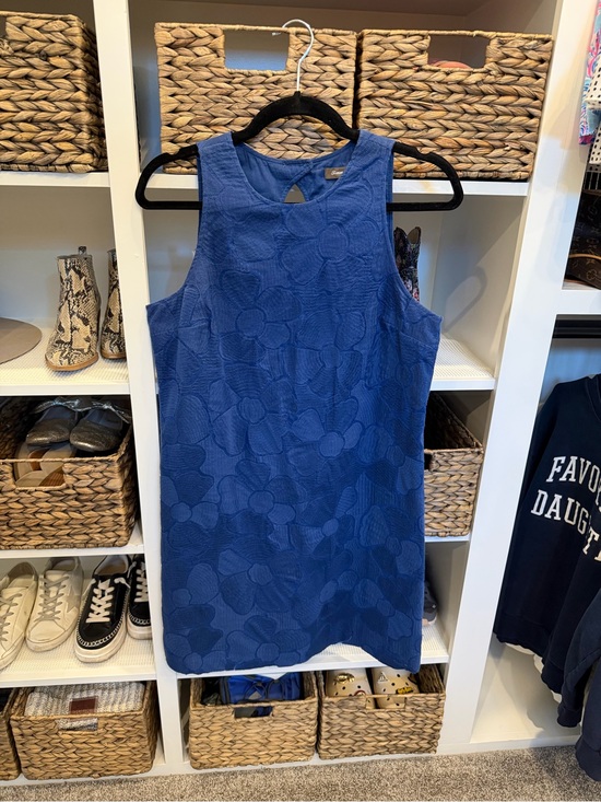 Tommy Bahama Dresses & Skirts - Tommy Bahama Blue Textured Floral Sleeveless Dress